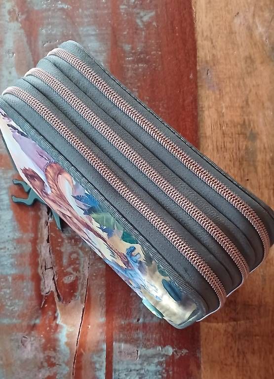 Astucci : Cooles Dino Etui mit Licht-/Sound-Effekt – Usato da Wangen SZ venduto da coni2204_10 1