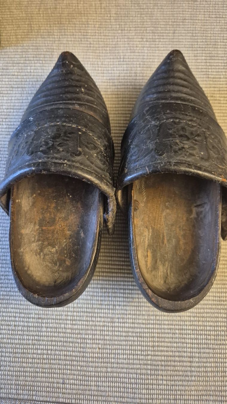 Chaussures garçon: Antike Holzschuhe / Clocks – D'occasion à Fislisbach par mka_km8f 1