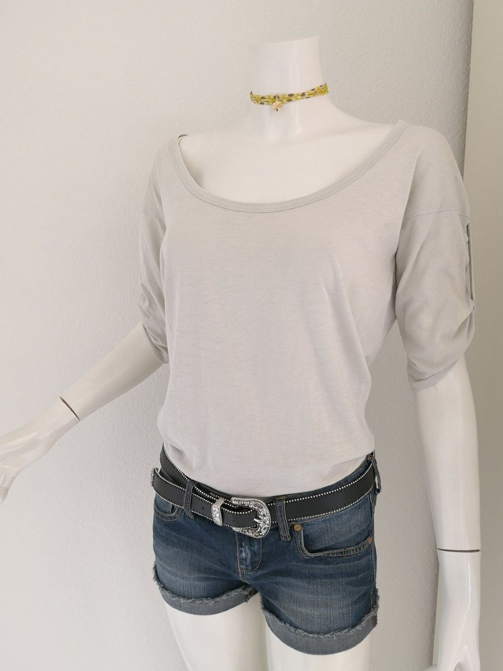 Mango T-shirt: 🤩MANGO LANGARM T-SHIRT HELLGRAU & ARMANI P. – Usato da Olten venduto da Naja-Twins-Twins 5