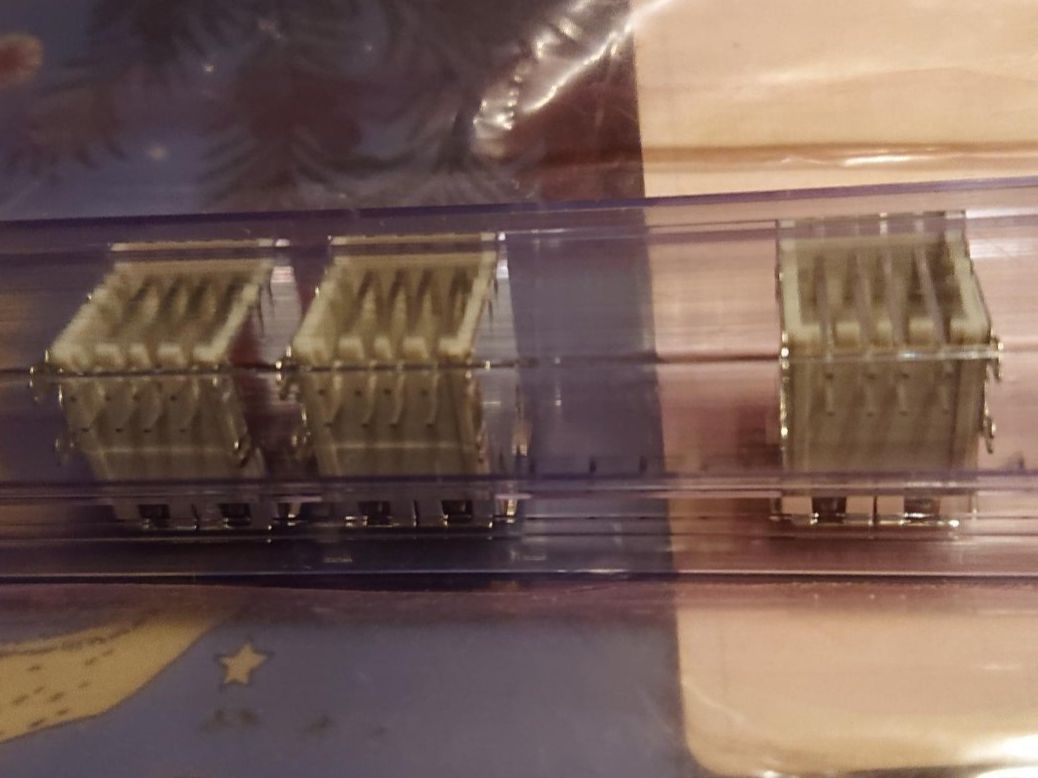 Elektronikbauteile: 3 Stk USB-Printbuchse doppelt Type A - 72309-8034BLF – Neu (gemäss Beschreibung) aus Grenchen von Zombiepolizist 1