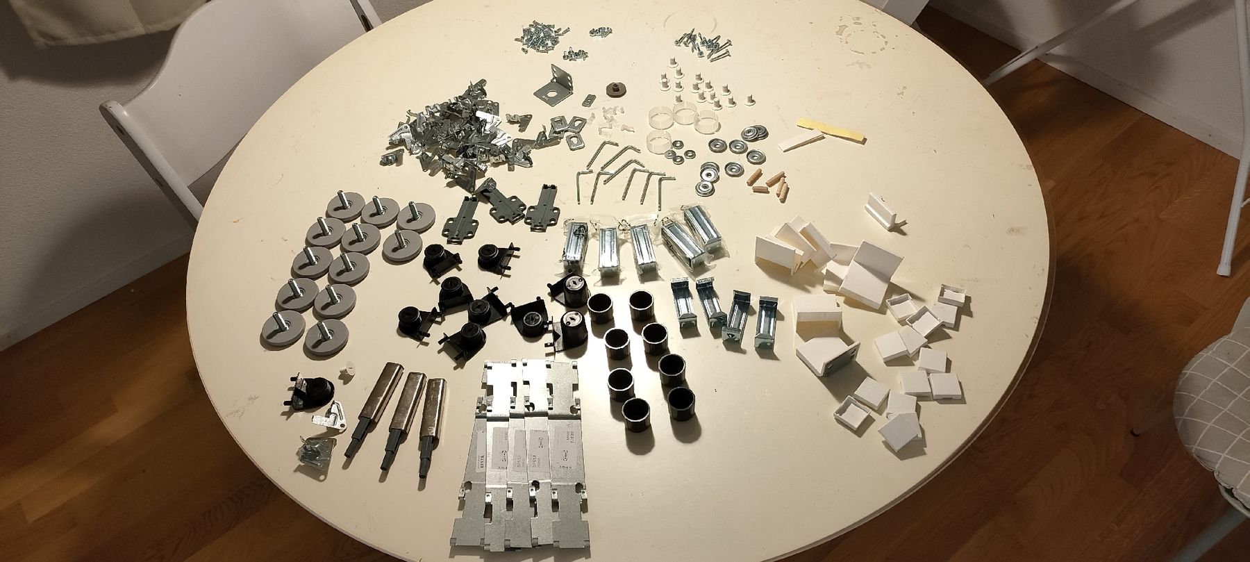 Ikea Tutti gli attrezzi: Ikea Zubehör  – Usato da Muri AG venduto da Suiphi