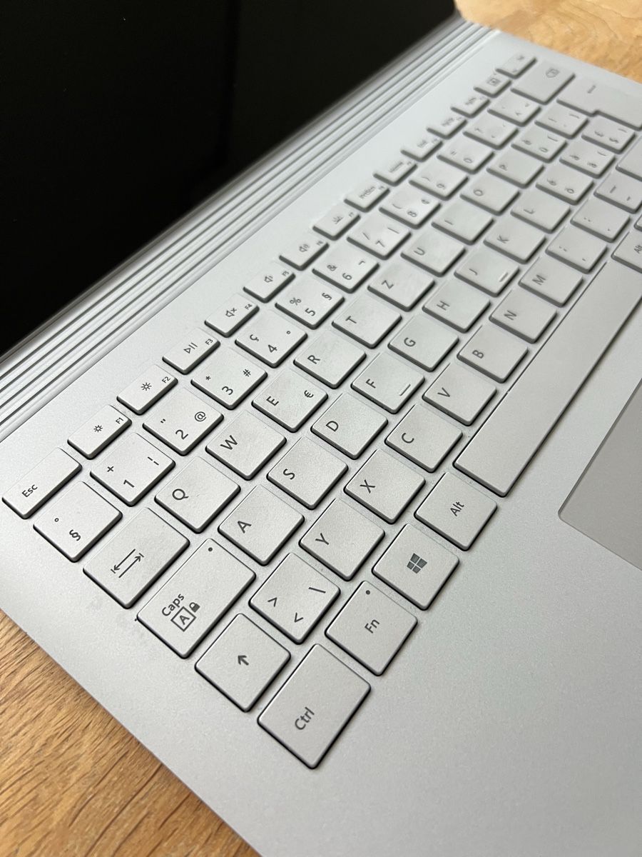 Microsoft Notebooks: Microsoft Surface Book 2 Laptop – Gebraucht aus Zürich von lwid 1