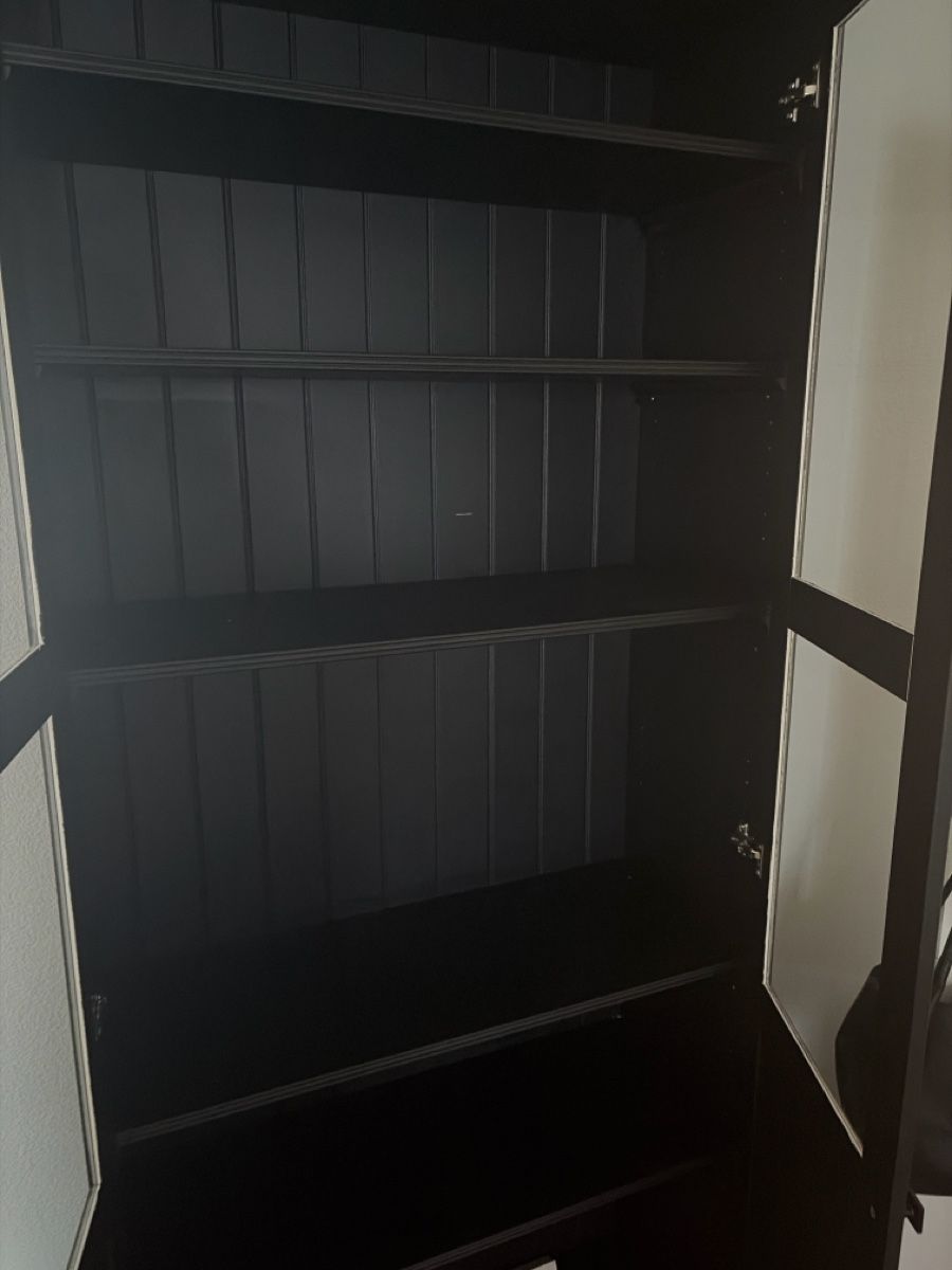 Ikea Vetrine: Ikea Vitrine Schwarz – Usato da Embrach venduto da lau_bc5d 1
