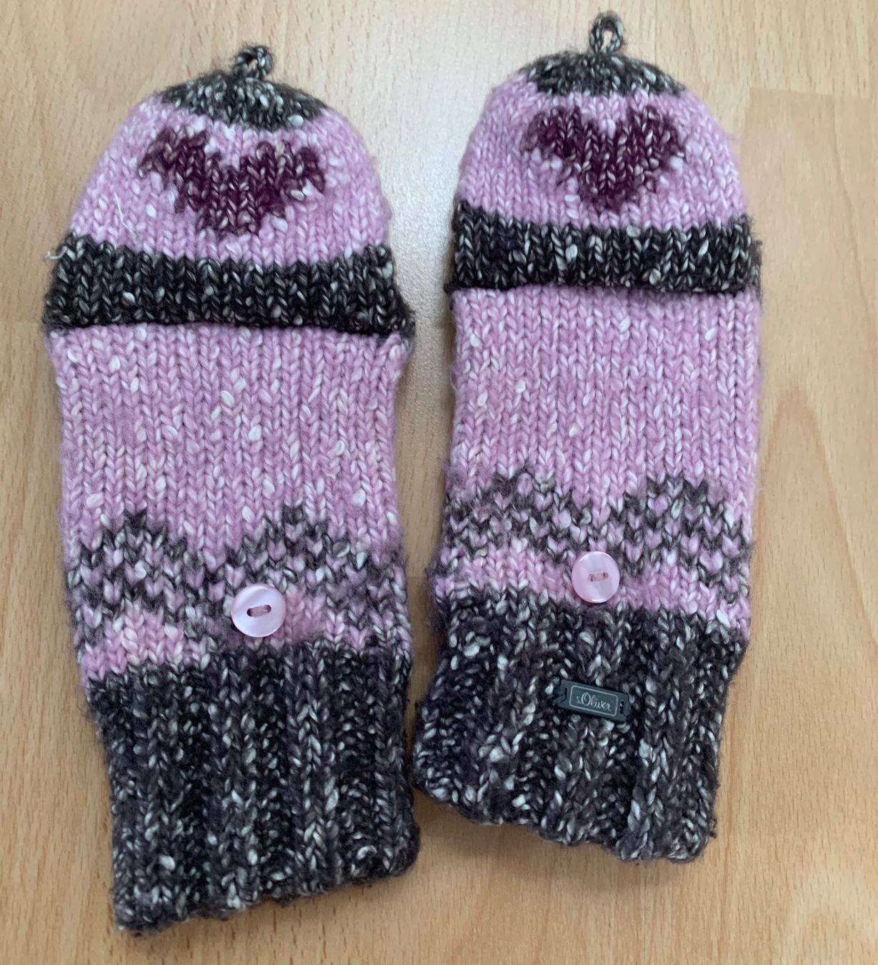 Altro abbigliamento per bambina: Süsses S. Oliver Schal + Handschuhe-Set – Usato da Hünenberg See venduto da spartakus02 4