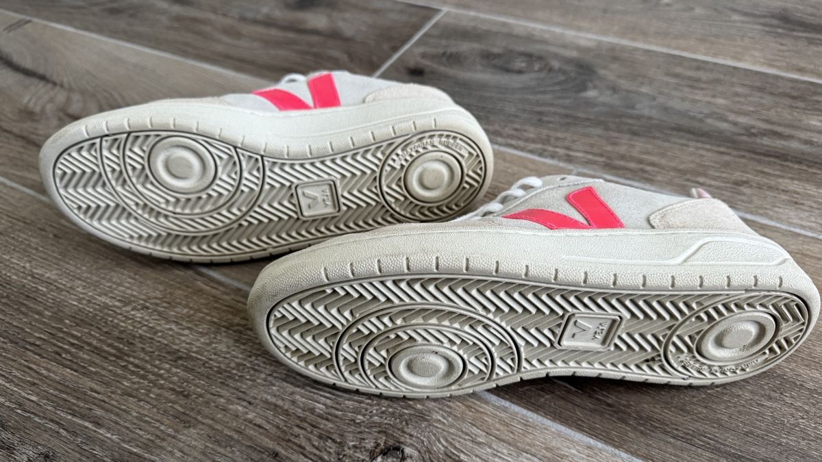 Veja Chaussures femmes: Veja Turnschuhe Grösse 40 – D'occasion à Männedorf par romeo2902 1