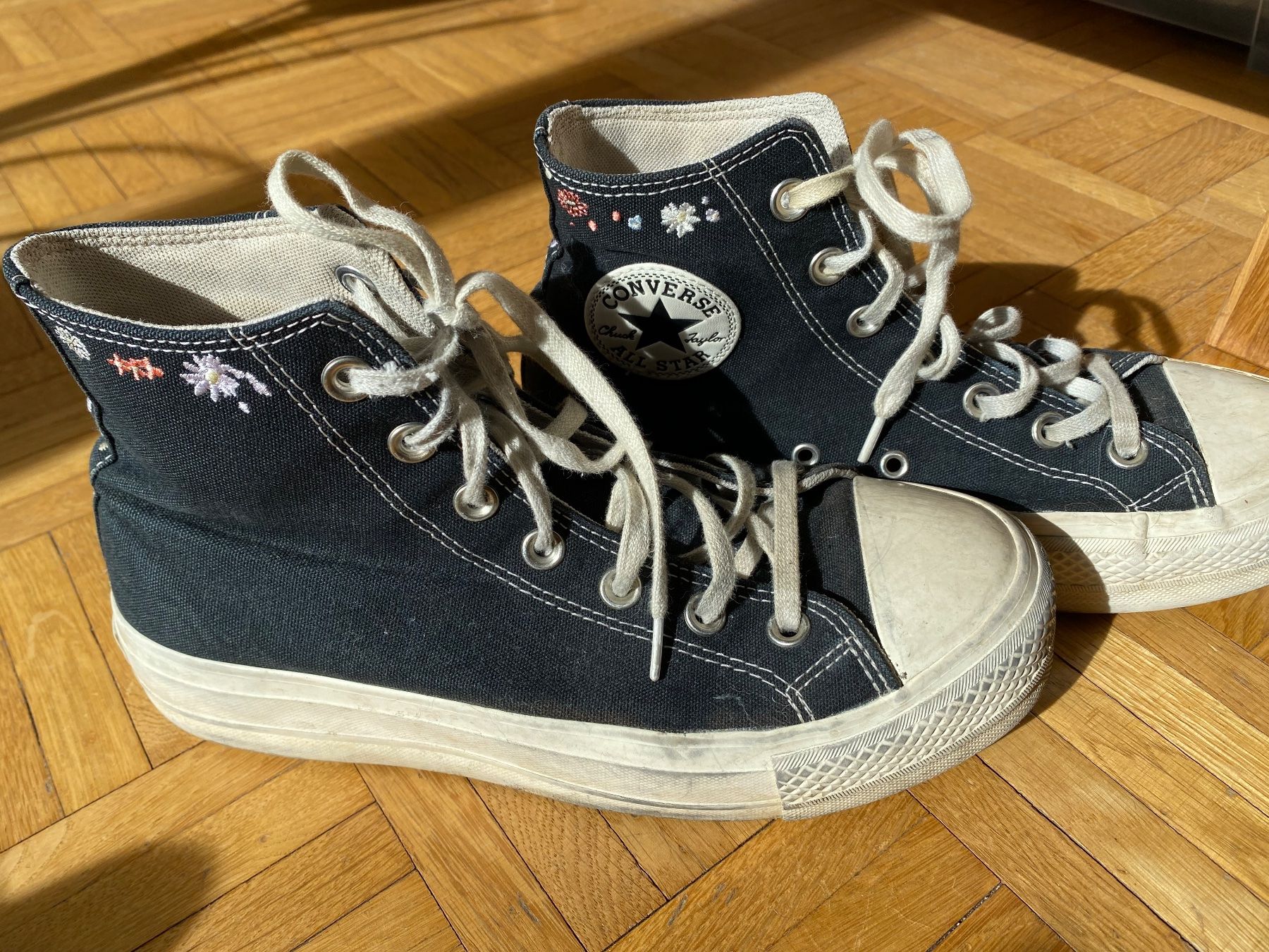 Converse Scarpe da donna: Converse mit Bestickung – Usato da Basel venduto da jubajub