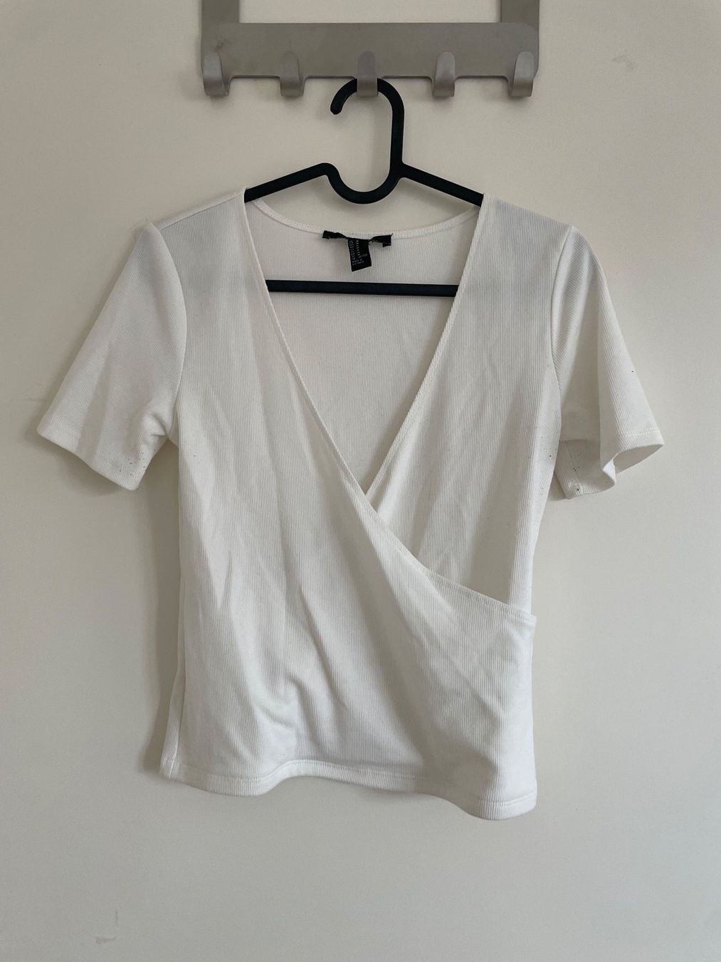 Tops: Weisses Oberteil – D'occasion à Basel par schnudibu