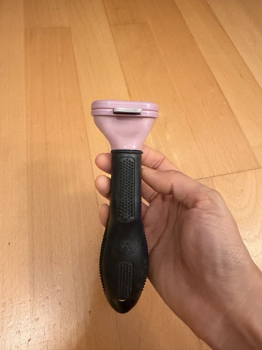Sonstiges für Haushalt & Wohnen: FURminator deShedding Tool Langhaar Katz – Gebraucht aus Zürich von arr_vq5w 3