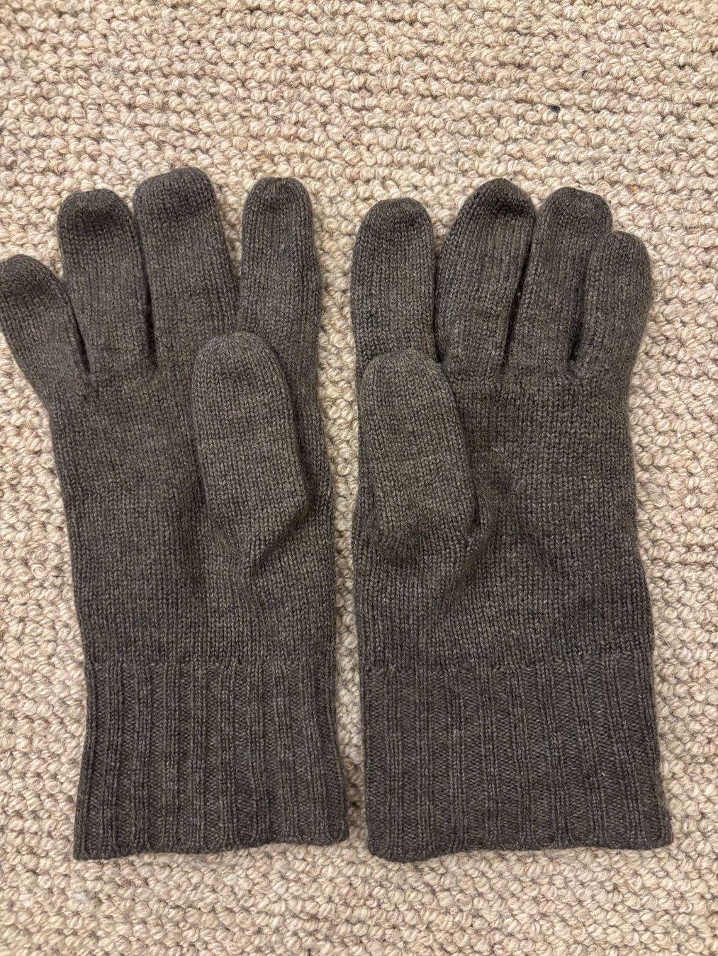 Handschuhe & Handstulpen: Warme Winterhandschuhe Kaschmir 100% – Gebraucht aus Zollikon von Ostendo