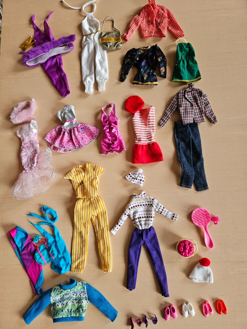 Bambole: Sammlung von Barbie, Pferd, Auto, Kleider, Schuhe – Usato da Nänikon venduto da 8610pb 7