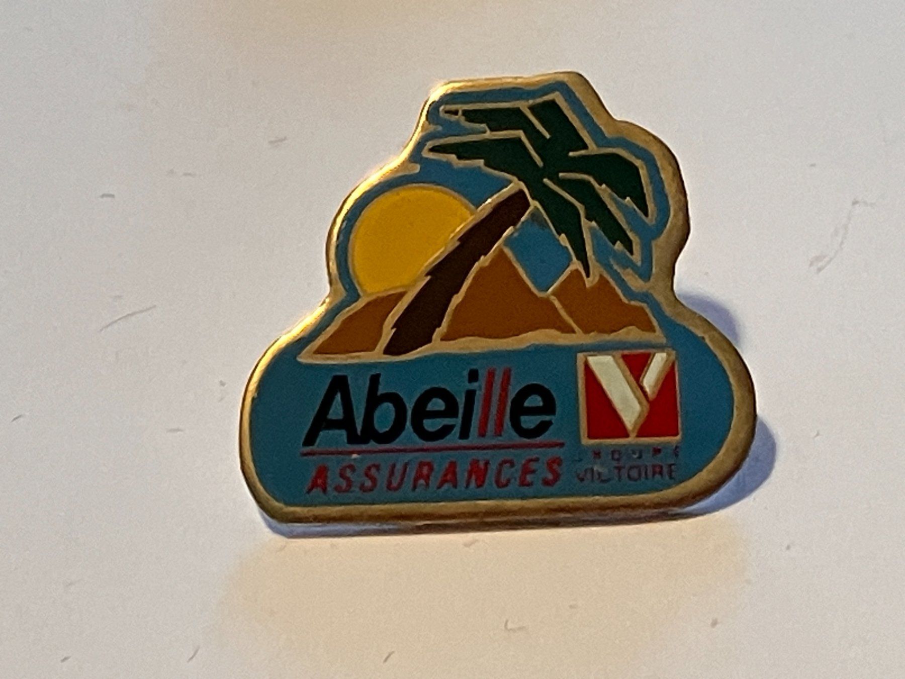 Placchette & Badge: 1 Pin Abeille Assurance – Usato da Basel venduto da djwwpp
