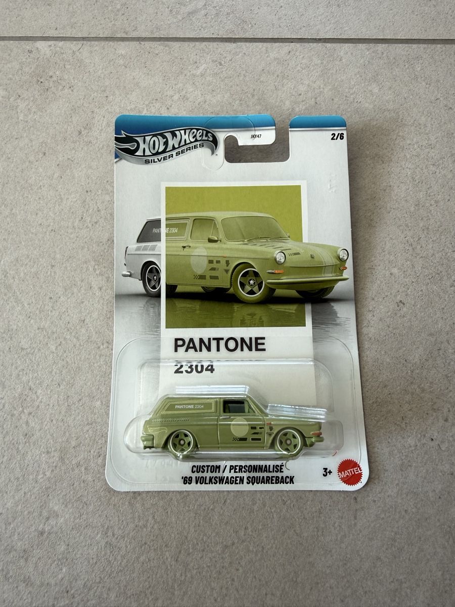 Hot Wheels Modellini d'auto: Hot Wheels - Volkswagen Squareback 1969 Pantone  – Nuovo e nell'imballaggio originale da Yvorne venduto da AutoCollectionneur