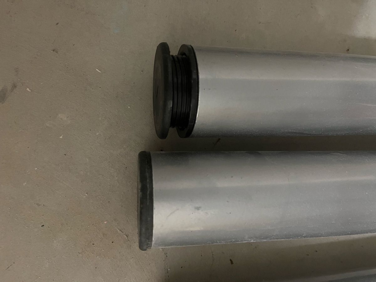 Sonstiges Mobiliar: Tischbeine – Gebraucht aus Wetzikon ZH von Ma1aSchule7 2
