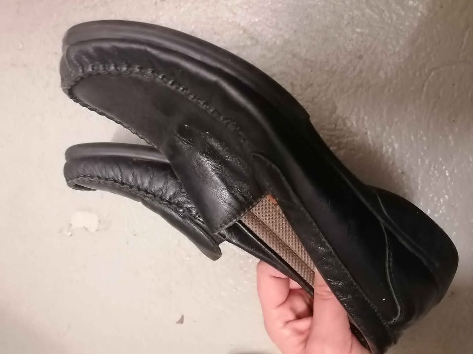 Scarpe da donna: Schwarze Schuhe Gr. 39 – Usato da Nänikon venduto da Manta87 2