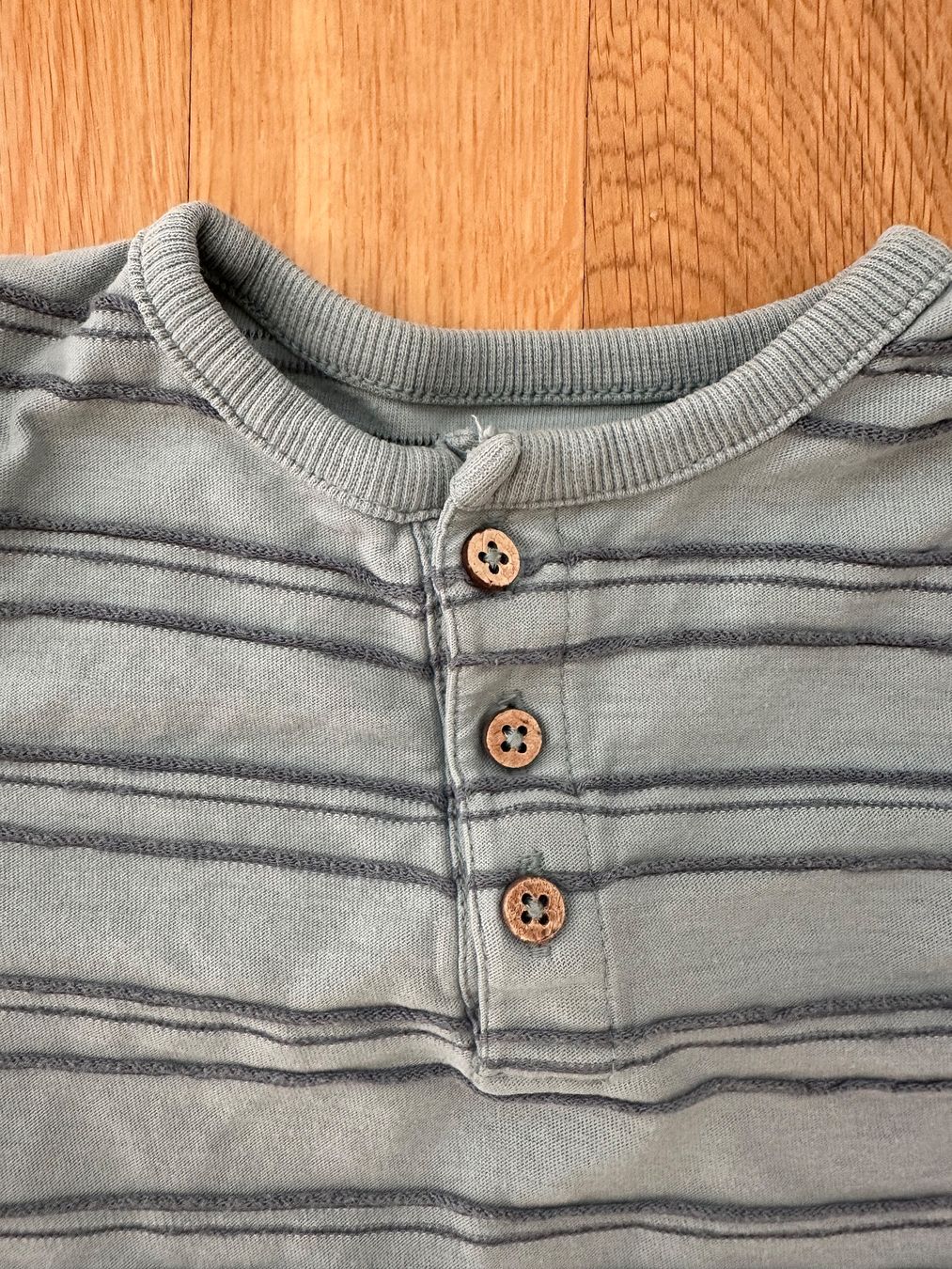 Hemden, T-Shirts & Polos: Gestreiftes Langarmshirt Grösse 92 – Gebraucht aus Unterägeri von StefanGekko 2
