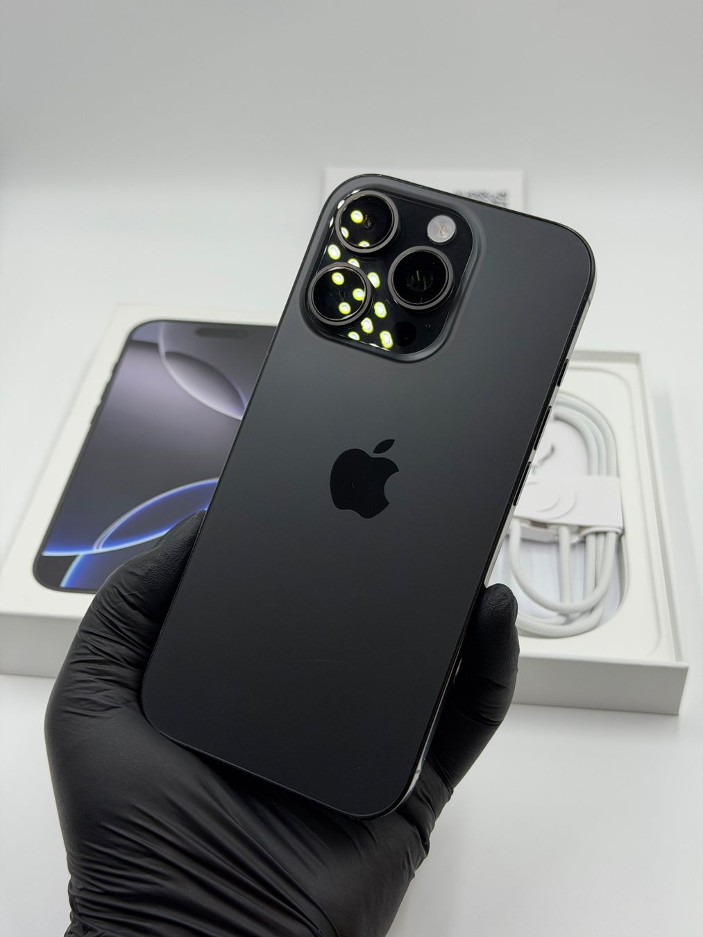 Apple Telefoni cellulari / Smartphones: Apple iPhone 16 Pro - 256 GB | Wie neu – Usato da Chur venduto da ReplaceHub 1