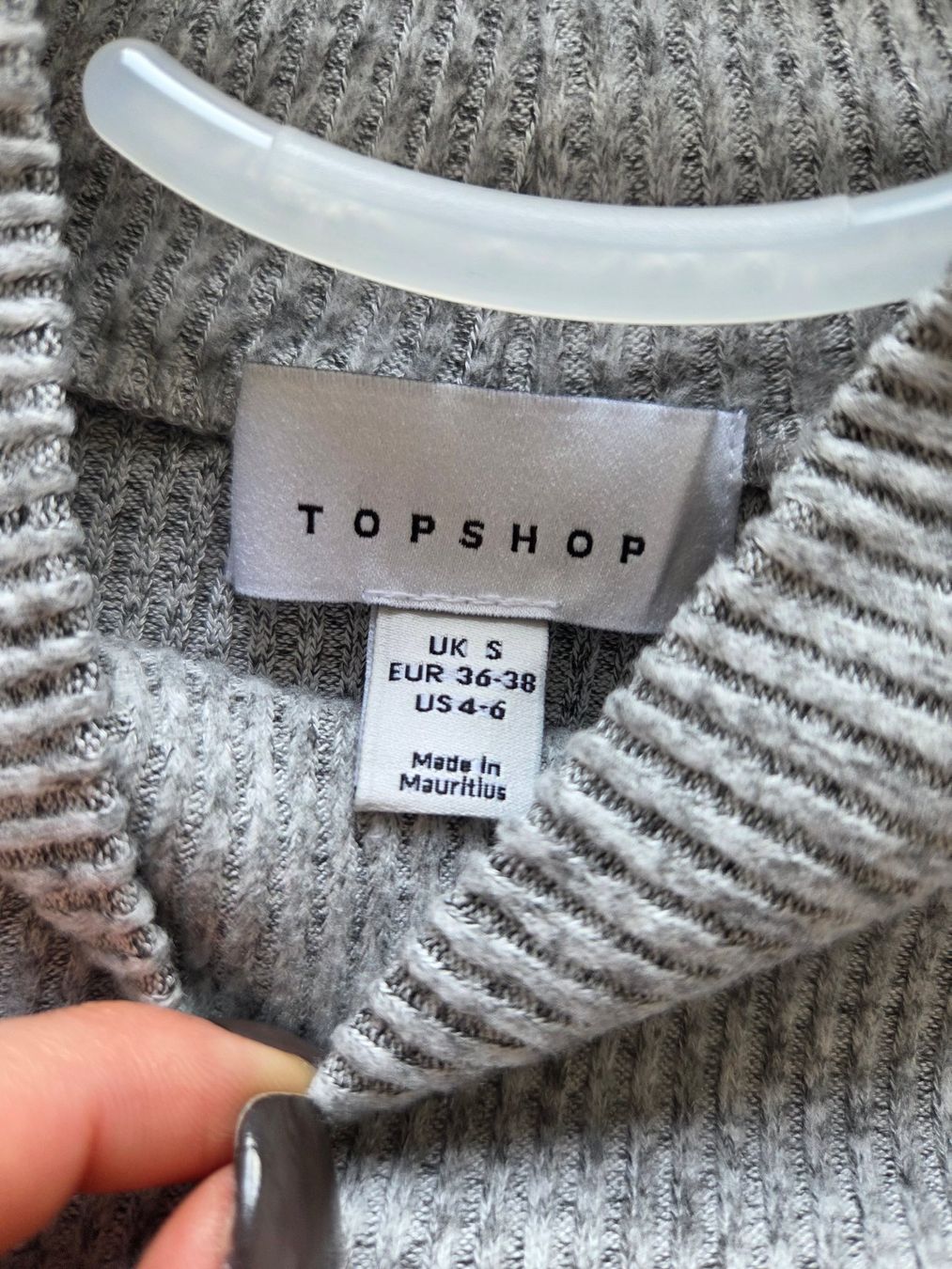 Topshop Top: TOPSHOP Pull gris côtelé, taille 34/36 – Nuovo (secondo la descrizione) da Chavannes-Renens venduto da mau_8rwz 2