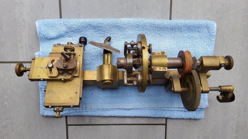 Ancien Tour à Agrafe En Laiton - Outil D'horloger Vintage, En Bon état D'occasion