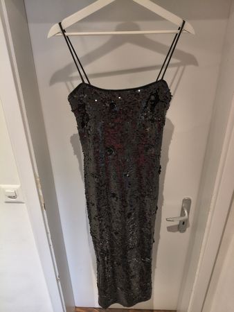 Abendkleid Zara mit Pailletten schwarz Grösse S neuwertig