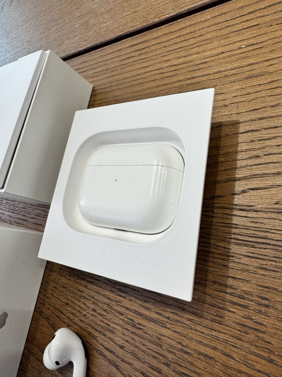 Apple Kopfhörer: Apple AirPods Pro – Gebraucht aus Glattpark(Opfikon) von ale_mg8x 2