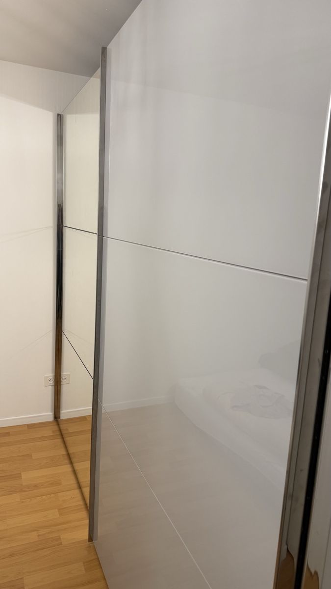 Armadi: Grosser Schrank mit Spiegel, 215x250cm – Usato da St. Gallen venduto da sig_gwq5 4
