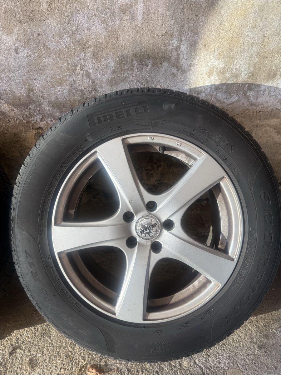 Pneumatici & Ruote complete: Kompletträder 225/65 R 17  – Usato da Glattbrugg venduto da ME- 3