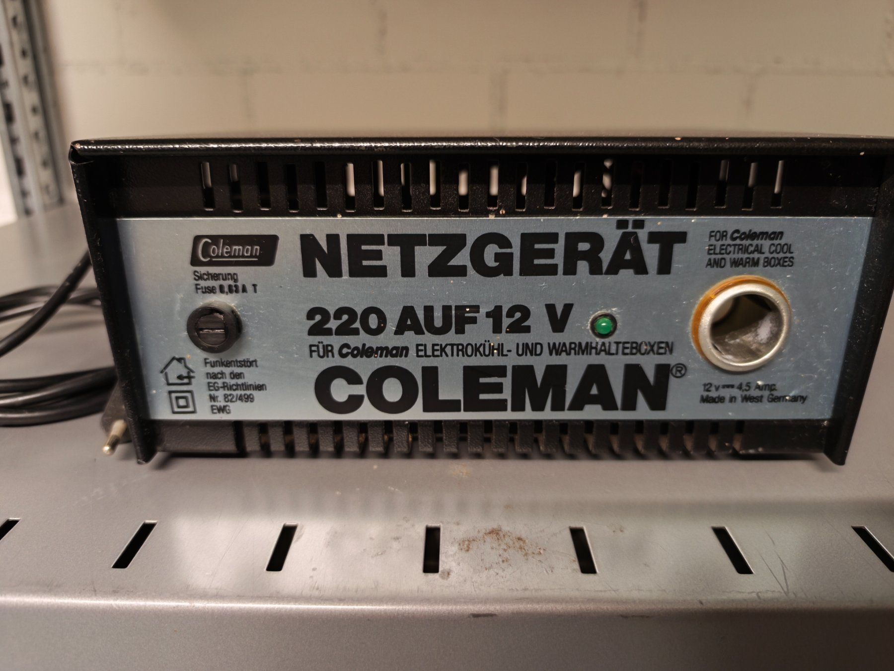 Alimentazione elettrica: Coleman Netzgerät – Usato da Möriken AG venduto da hsdinfo