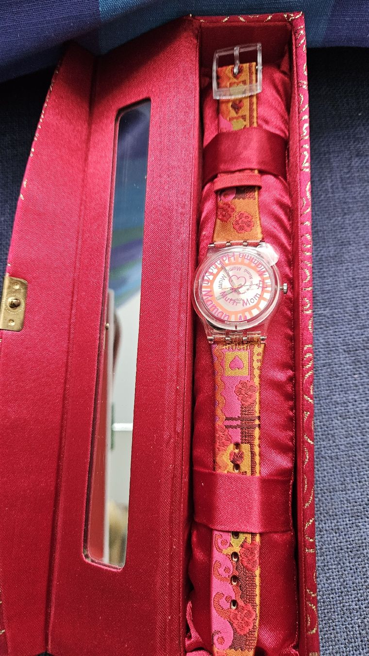 Swatch Orologi: elegante neue swatch Uhr – Nuovo e nell'imballaggio originale da Mellingen venduto da Louisam
