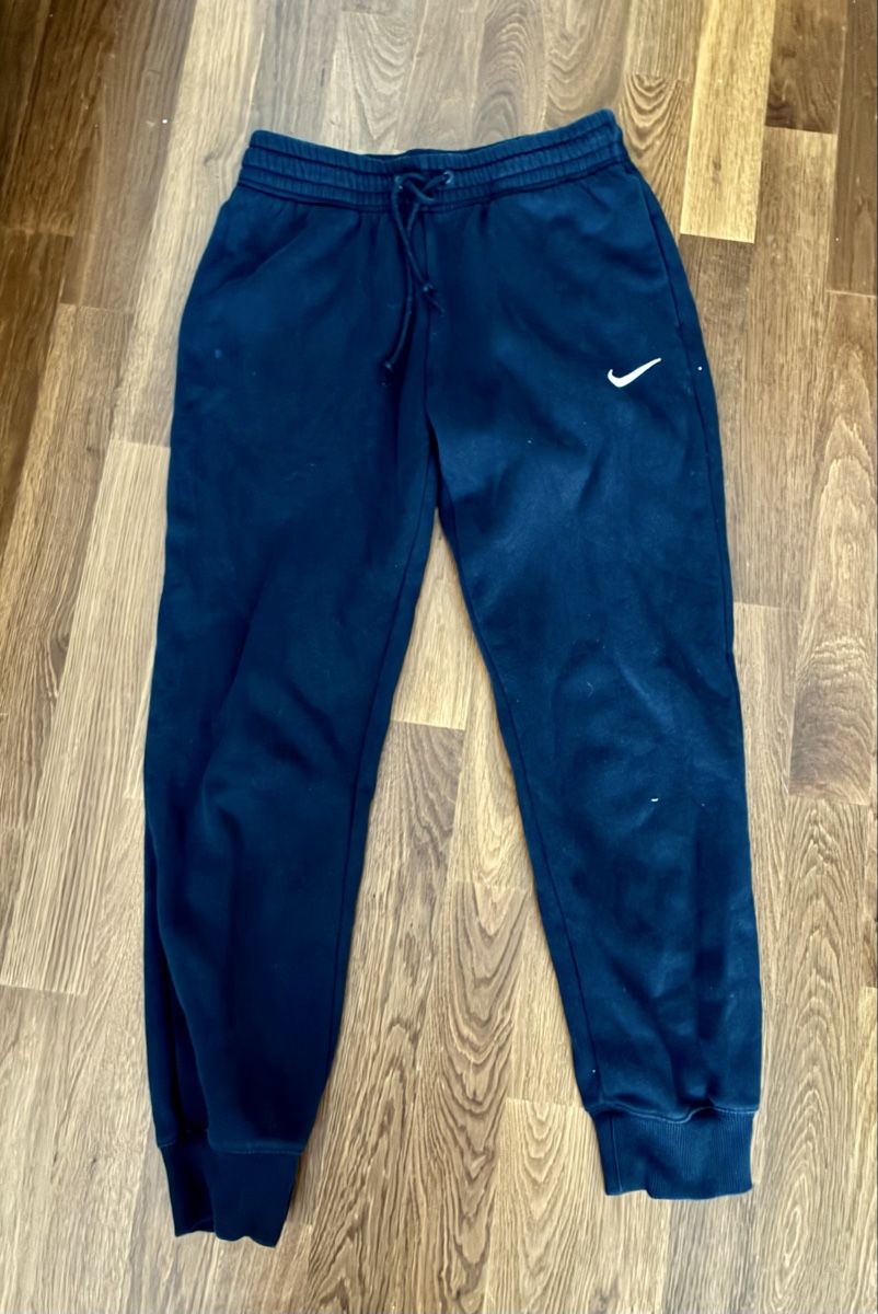 Nike Pantalons: Nike Joggers – Neuf (Voir description) à Unterengstringen par vivienne.bb