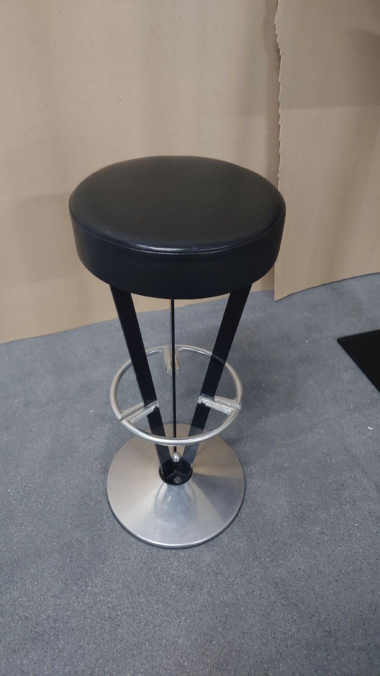 Tables: Barhocker Stehbar Pedro Miralles  – D'occasion à St. Gallen par Second-Life 2