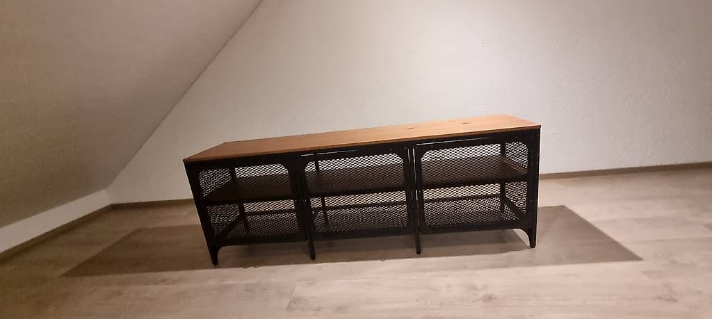 Mobili TV: Banc TV IKEA FJÄLLBO – Usato da Valangin venduto da Onzy