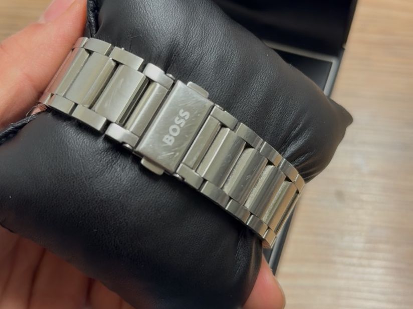 Hugo Boss Orologi: UHR - HUGO BOSS – Usato da Wetzikon ZH venduto da ven_7svr 6