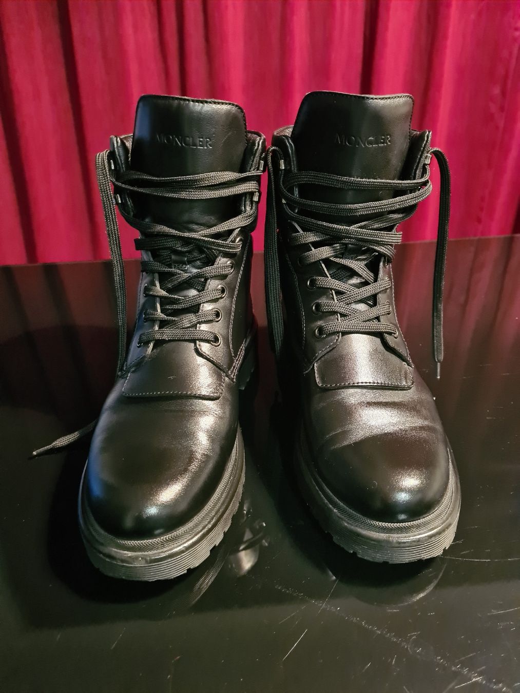 Moncler Scarpe da donna: Moncler boots Gr 38 – Usato da Kloten venduto da Kri23