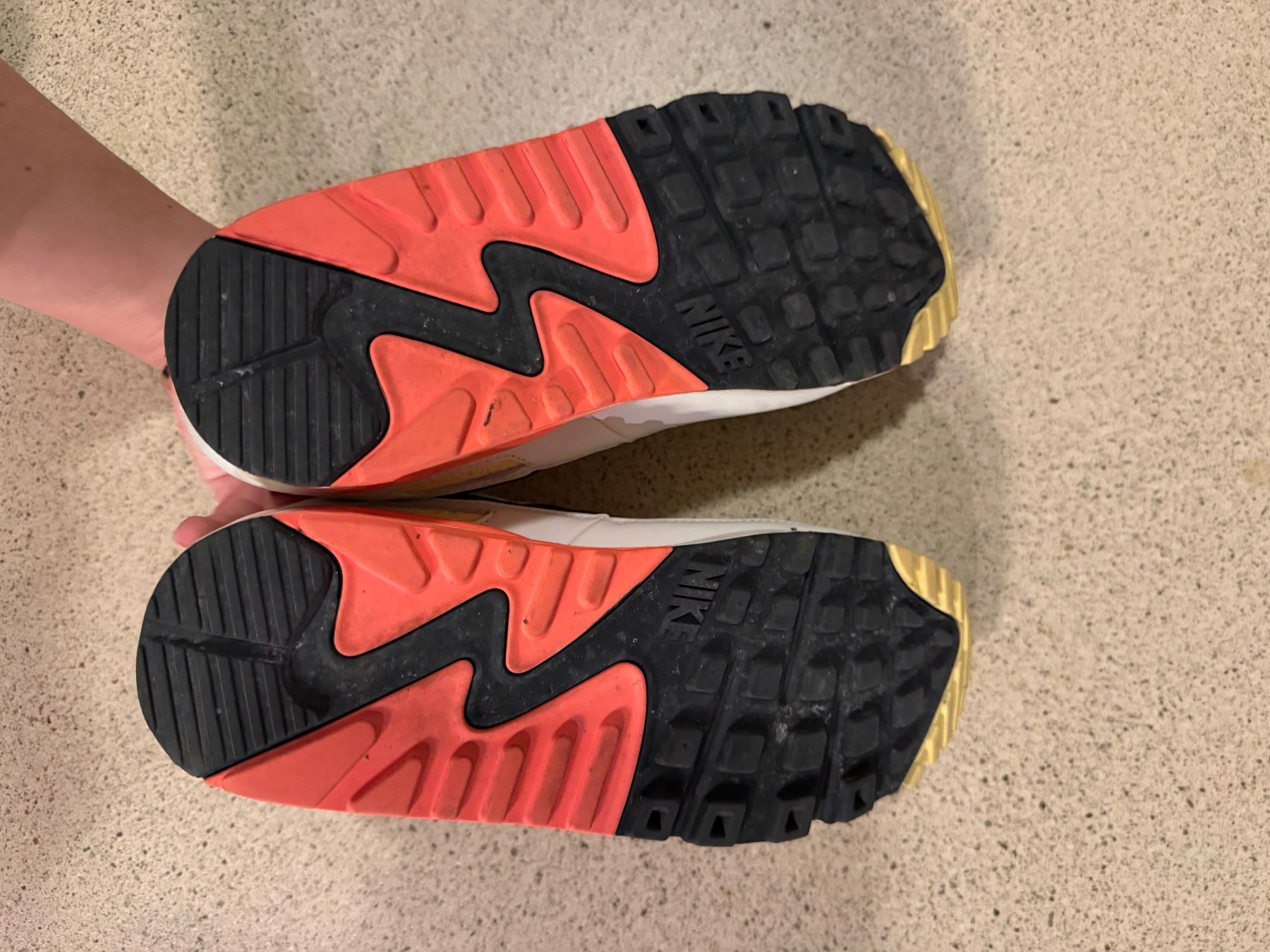 Nike Damenschuhe: Nike Air Max 90, Grösse 38 – Gebraucht aus Schlieren von cor_jgb7 6