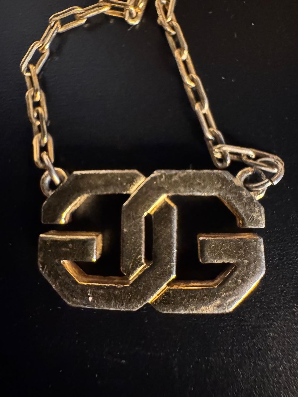 Givenchy Catenine: Givenchy Halskette im Vintage-Stil – Usato da Winterthur venduto da Dejv 1