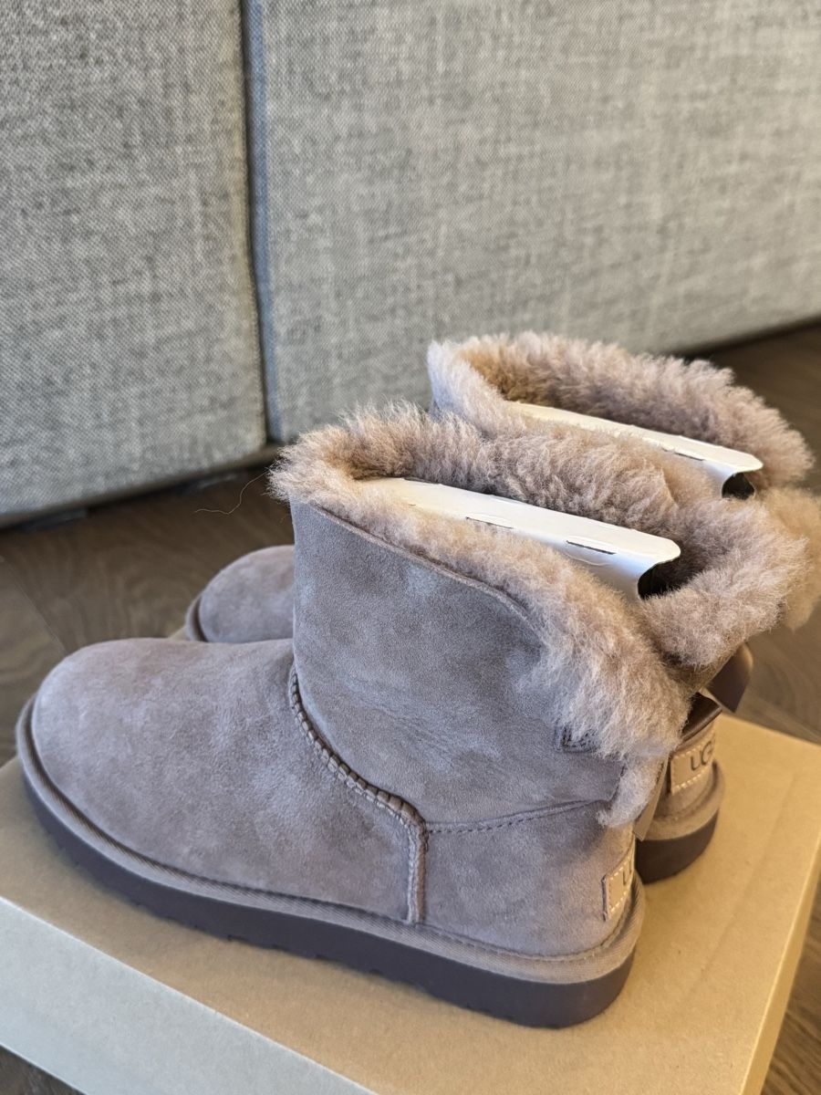 Ugg Chaussures filles: UGG mini 38 – D'occasion à Uitikon Waldegg par Natalie.Lue 3