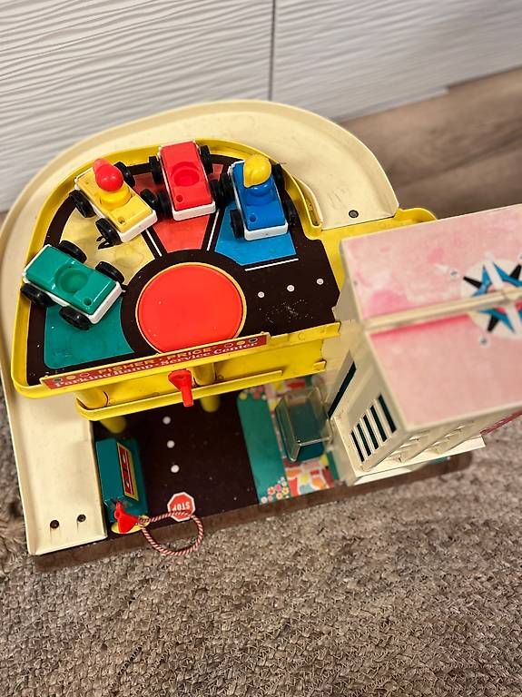 Spielzeuge: Fisher Price Garage Vintage – Gebraucht aus Frauenfeld von Sivas_kangal 1