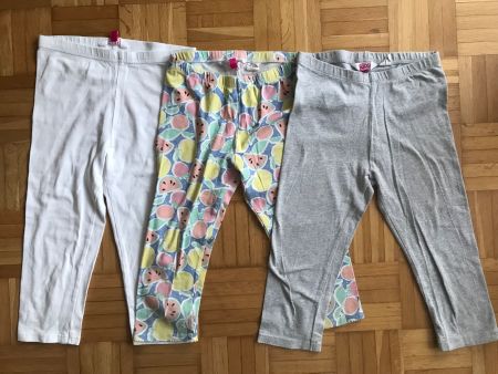 3 kürzere Leggins von Kids Grösse 134 - Porto 3.40