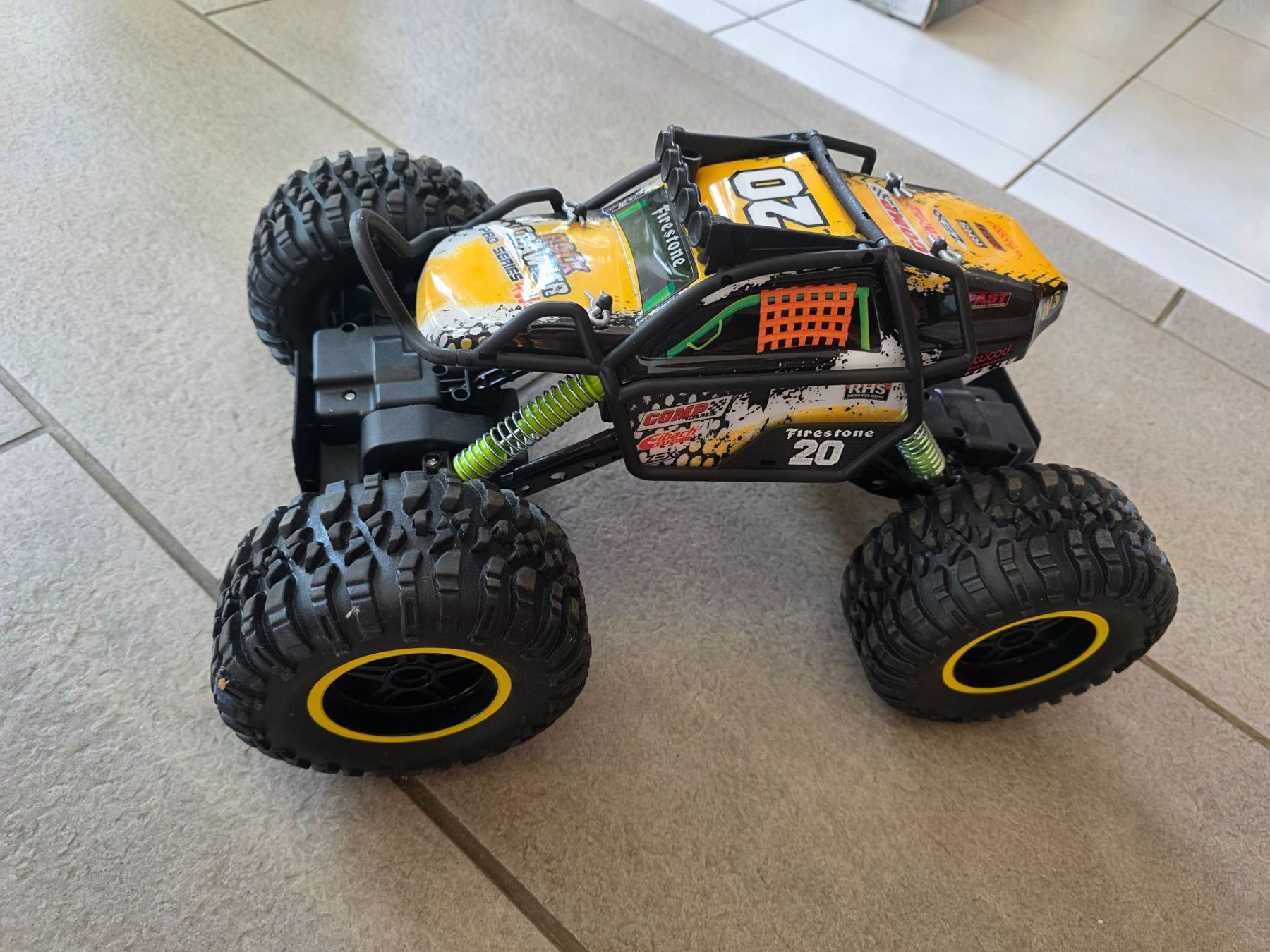 Modellismo RC: elektrisches Auto - inkl. Ladekabel – Usato da Aarwangen venduto da hammett 2