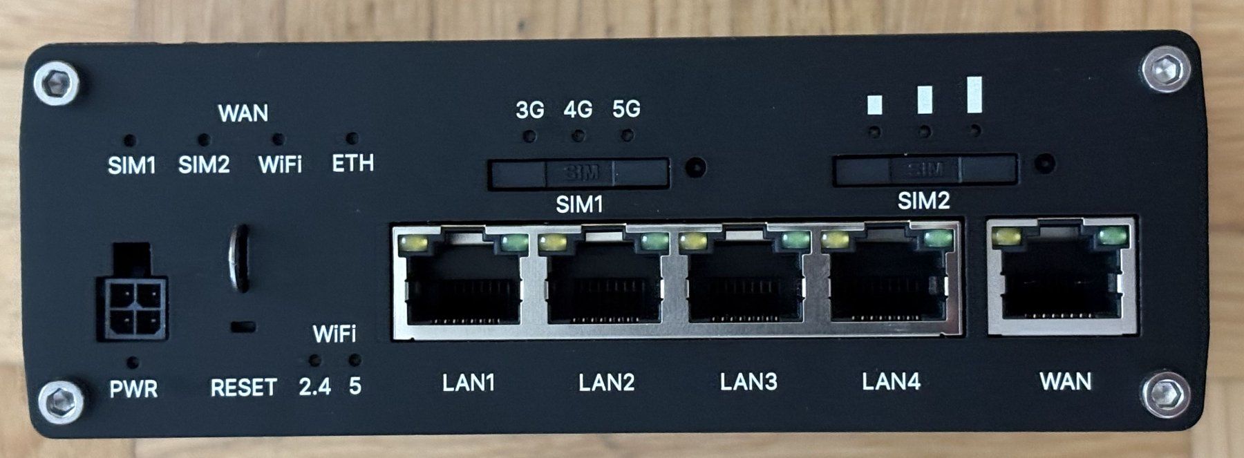 Teltonika RUTX50 (Gebraucht) in Watt für CHF 300 – mit Lieferung auf ...