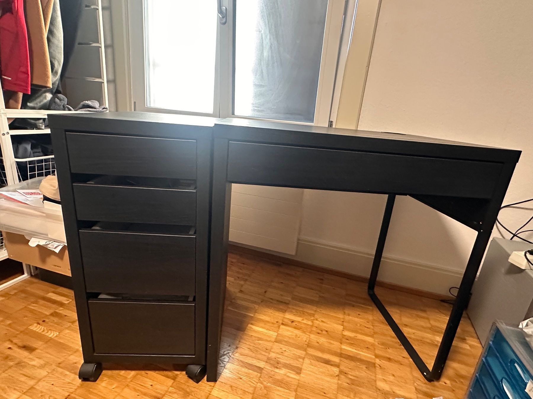 Ikea Bureaux: Bürotisch schwarz Ikea. – D'occasion à Wädenswil par Ros_77