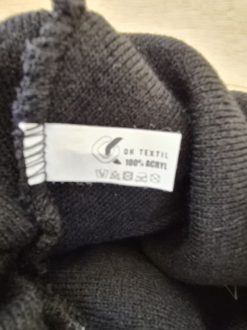 Copricapi, berretti & cappellini: Bonnet noir du LHC taille unique – Usato da La Joux FR venduto da car_ck96 6