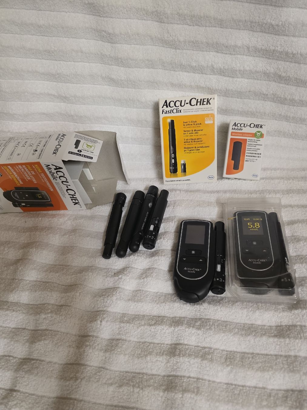 Accu-Chek Appareils médicaux: Accu-Chek Mobile & FastClix Stechhilfe Set – Neuf avec emballage d'origine à Luzern par bagija