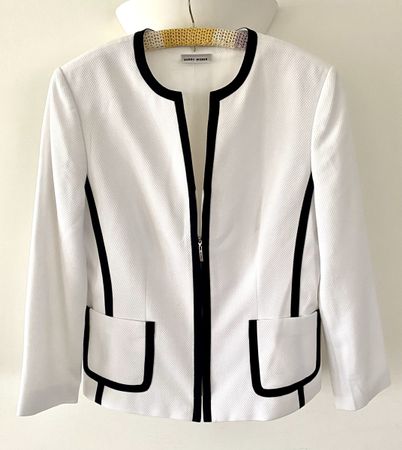 Gerry Weber Jacke in Weiss mit schwarzen Paspeln Gr. 40