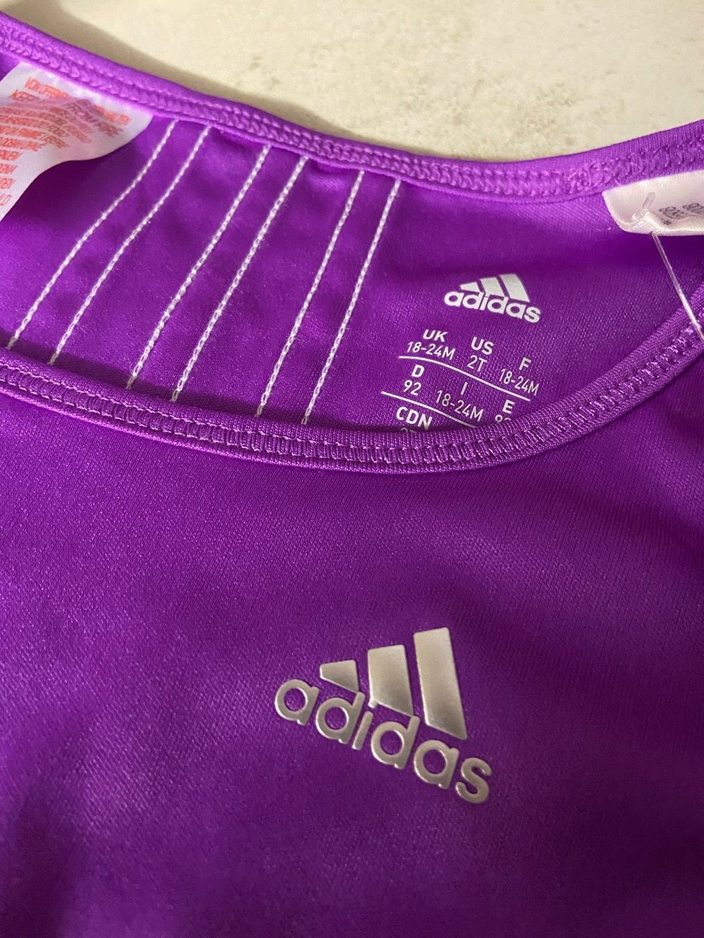 Adidas Camicette, T-shirt & Top: Adidas Shirt 92 Neu – Nuovo e nell'imballaggio originale da Zürich venduto da engebrunau 1