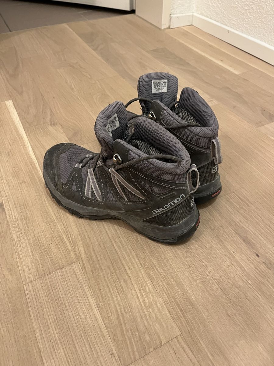 Salomon Chaussures garçon: Salomon Wanderschuhe Kinder 36 – D'occasion à Greifensee par daniel1982
