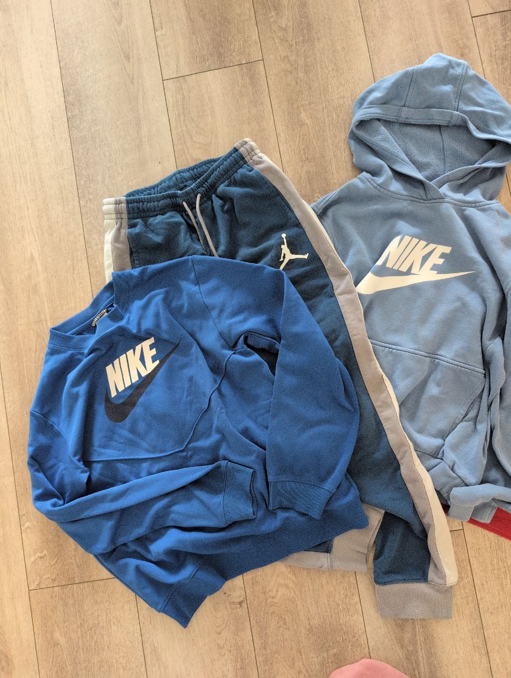 Nike Lotti & Set di vestiti: Nike Set, 4Teile, gr158-170 – Usato da Hagneck venduto da fischli80 2