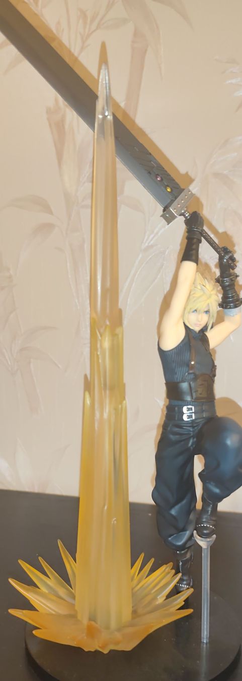 Figuren: Cloud Strife, Final Fantasy VII Figur, mit Original Verpacku – Neu (gemäss Beschreibung) aus Oberentfelden von can_wtt8