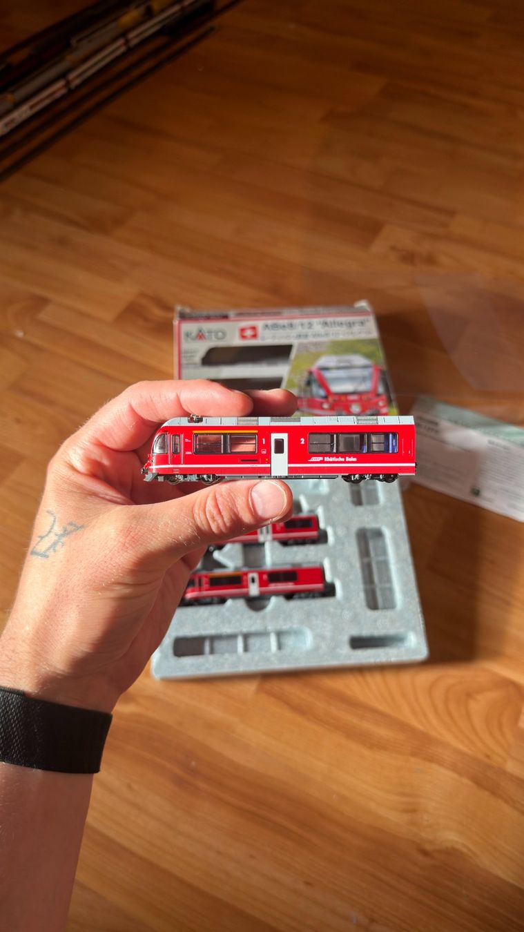 Kato Modelleisenbahnen: Kato RhB Allegra Analog – Gebraucht aus Préverenges von chrisch111 1
