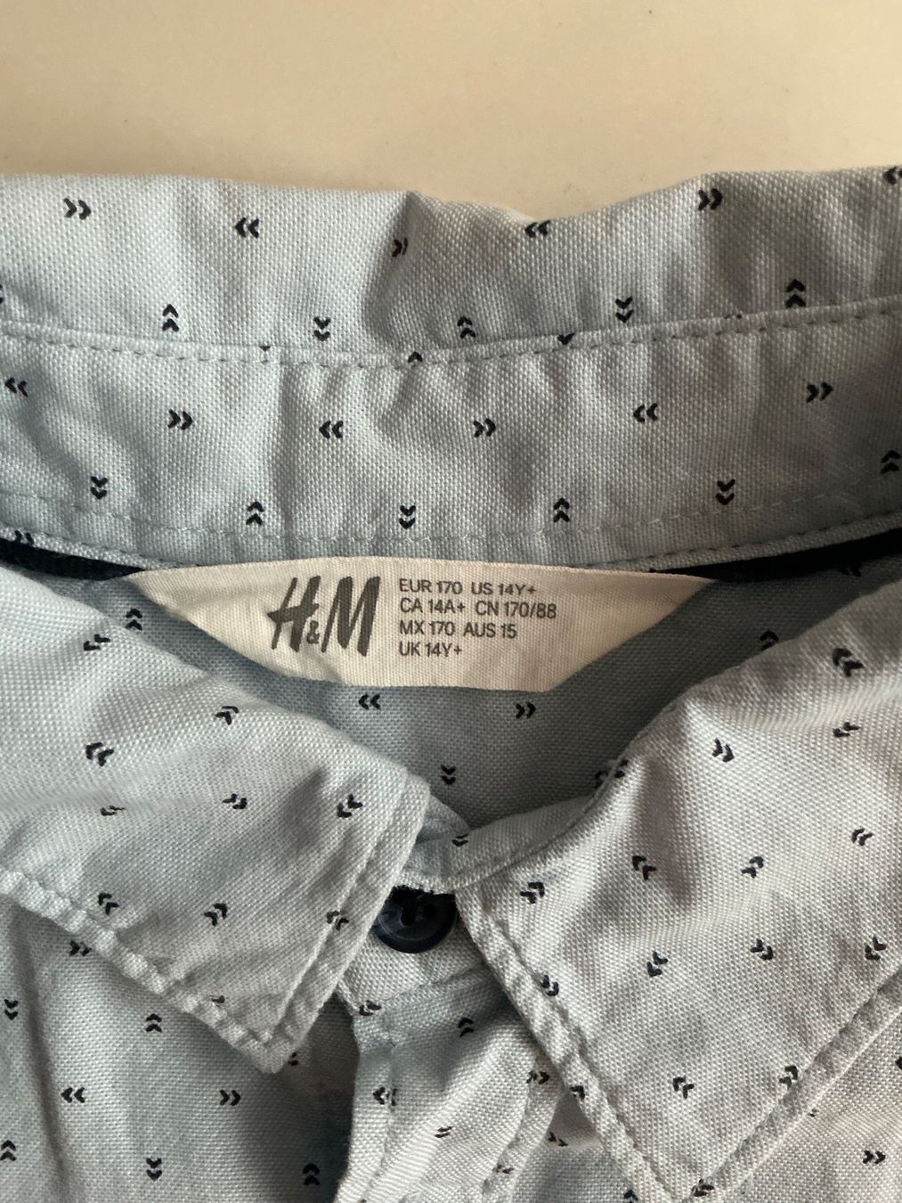 H&M Camicie, T-shirt & Polo: Kurzarm Hemd Gr.170 von H&M – Usato da Biel-Benken BL venduto da Sahra1 1